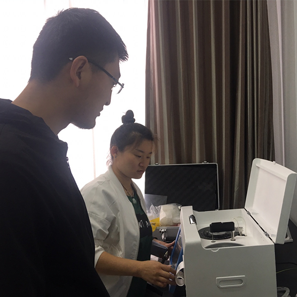 售后人員到內蒙古某農牧局進行儀器指導培訓