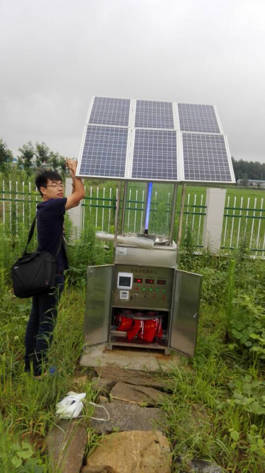 湖北宜昌太陽能蟲情測報燈安裝成功